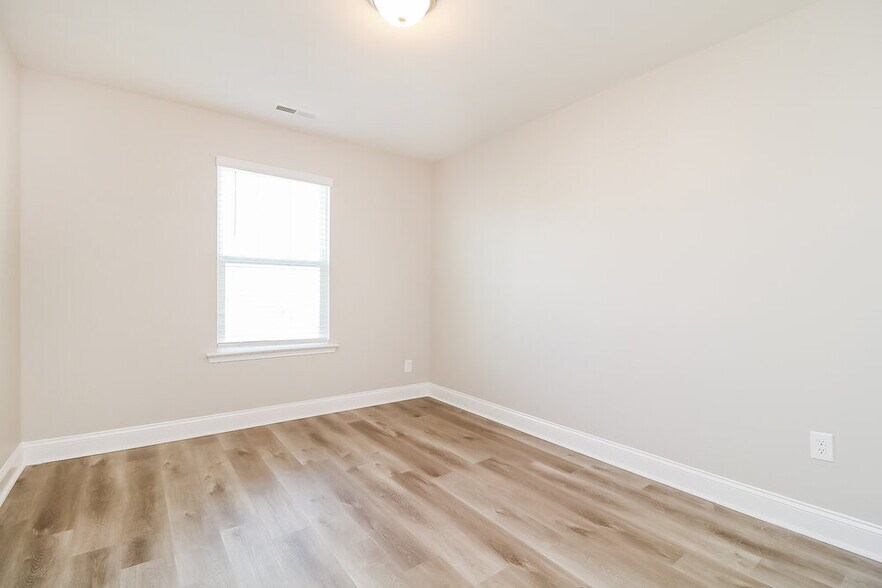 Building Photo - 454 Outwater Ridge Dr