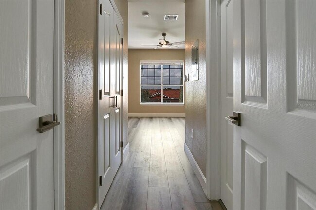 Building Photo - 5000 Culbreath Key Way
