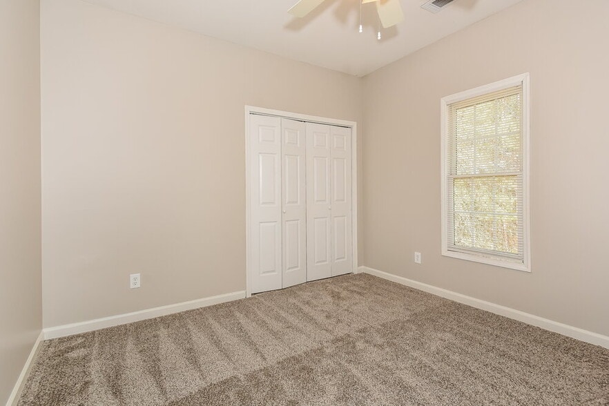 Building Photo - 4167 Arapaho Dr