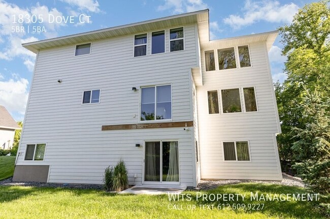 Building Photo - 18305 Dove Ct