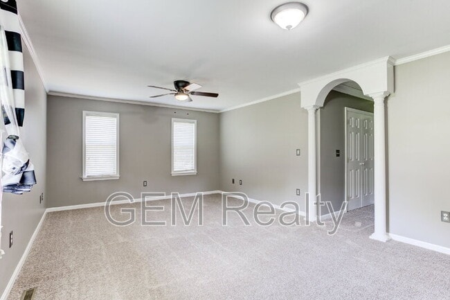 Building Photo - 15617 Mockingbird Ln