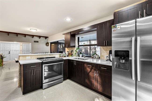 Building Photo - 10853 SW 132nd Cir Ct