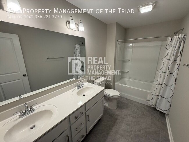 Building Photo - 2385 Dukes Hollow Ct