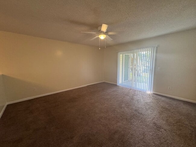 Building Photo - Holton Place - McClelland Dr.