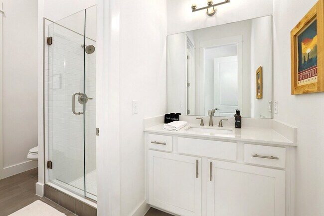 Building Photo - 158 E South St