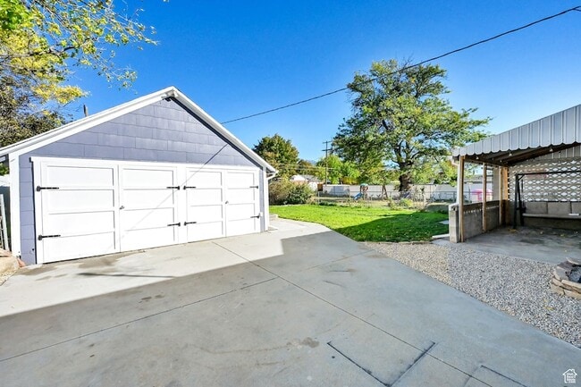 Building Photo - 7899 S Grant St