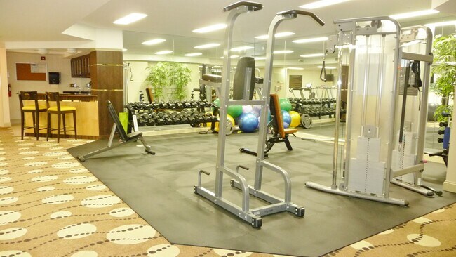 Building Photo - 801 S Olive Ave