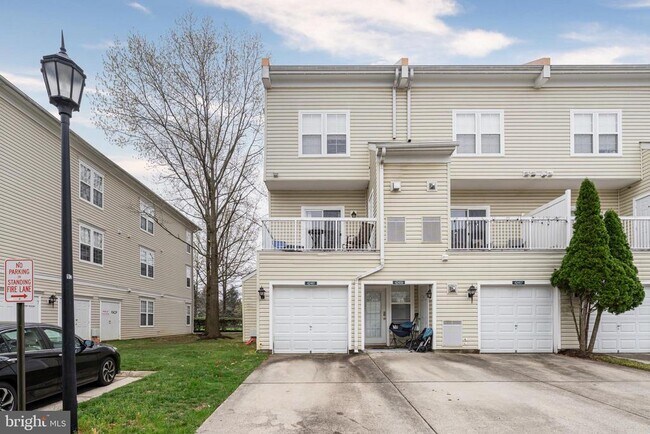 Building Photo - 42461 Rockrose Square