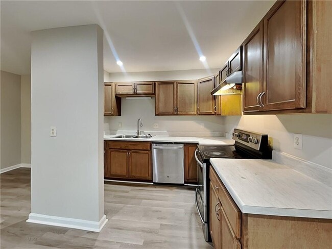 Building Photo - 1775 Whitehall Forest Ct SE