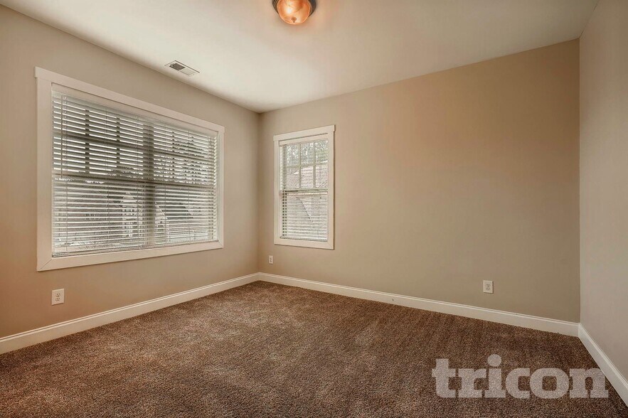 Building Photo - 195 Park Haven Ln