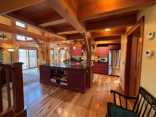 Building Photo - 62 Heights Rd