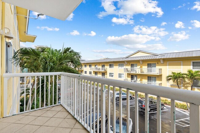 Building Photo - 1515 E Broward Blvd