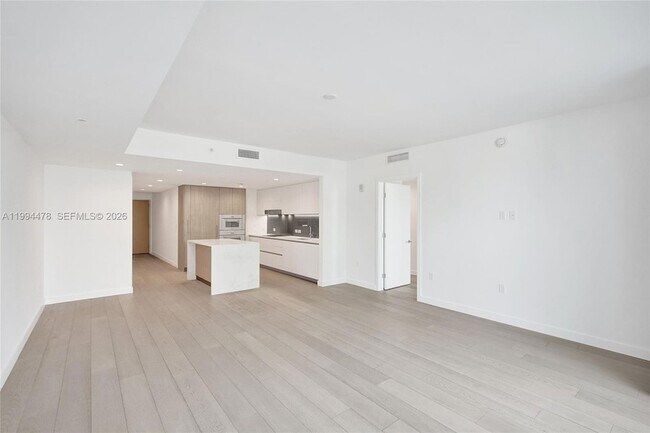 Building Photo - 9221 E Bay Harbor Dr