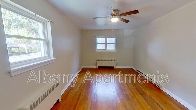 Building Photo - 31 Parkwood St