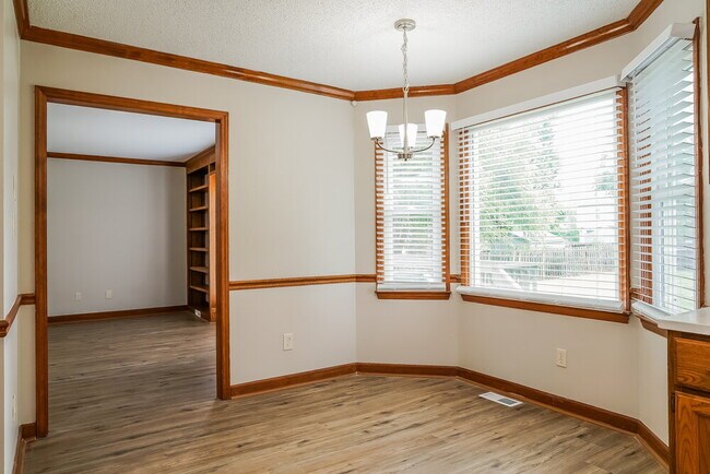 Building Photo - 1113 Buttercup Ln