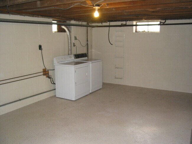 Building Photo - 277 Elmington Ln