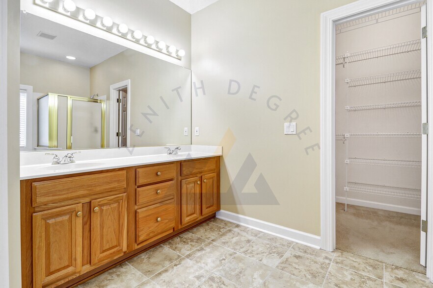 Building Photo - 11 Eagle Pointe Cir