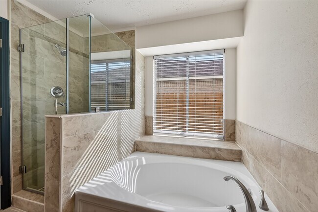 Building Photo - 7534 8 Willows Rd