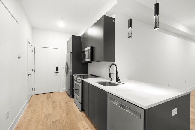 Building Photo - 1328 S 9th St