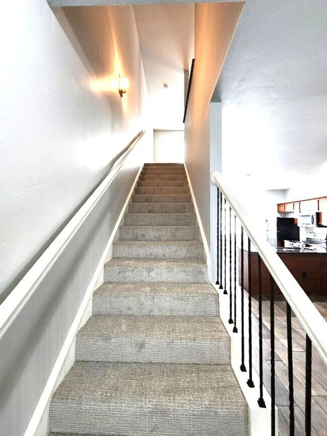 Building Photo - Spacious 5 Bedroom 3 Bath In Highland Park Add in Edmond