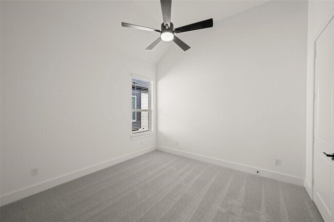 Building Photo - 2209 Pelican Dr