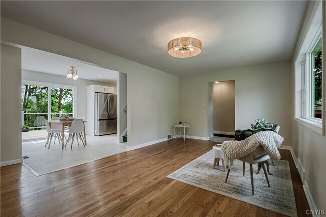 Building Photo - 8 Terrace Hill Dr