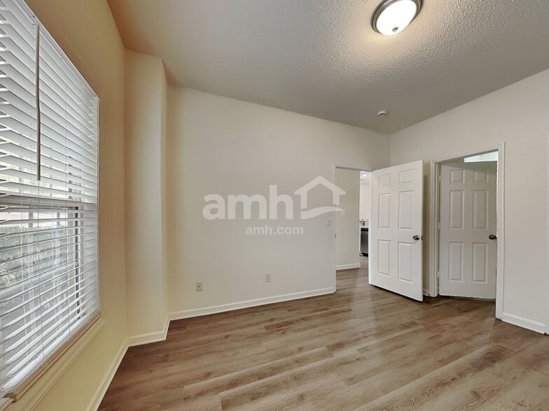 Building Photo - 108 Cameron Way Cir