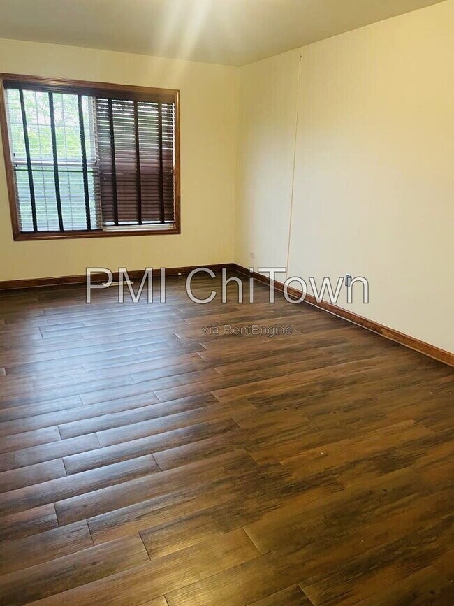 Building Photo - 2050 Rockland Dr