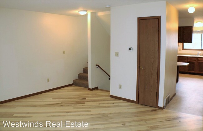 Building Photo - 2 br, 1.5 bath House - 673 Westwinds Drive