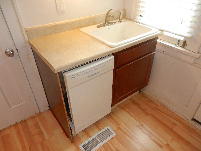 Building Photo - 632 S Loomis Ave