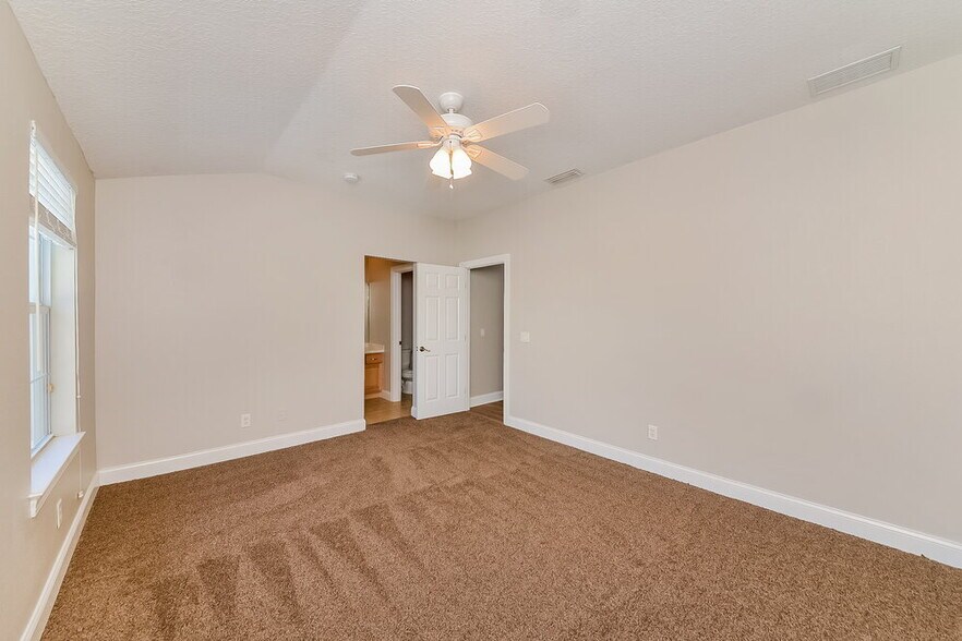 Building Photo - 204 Aberdeen Pond Dr