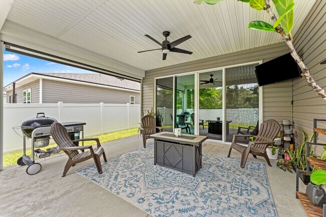 Building Photo - Serenity in Green Cove Springs!