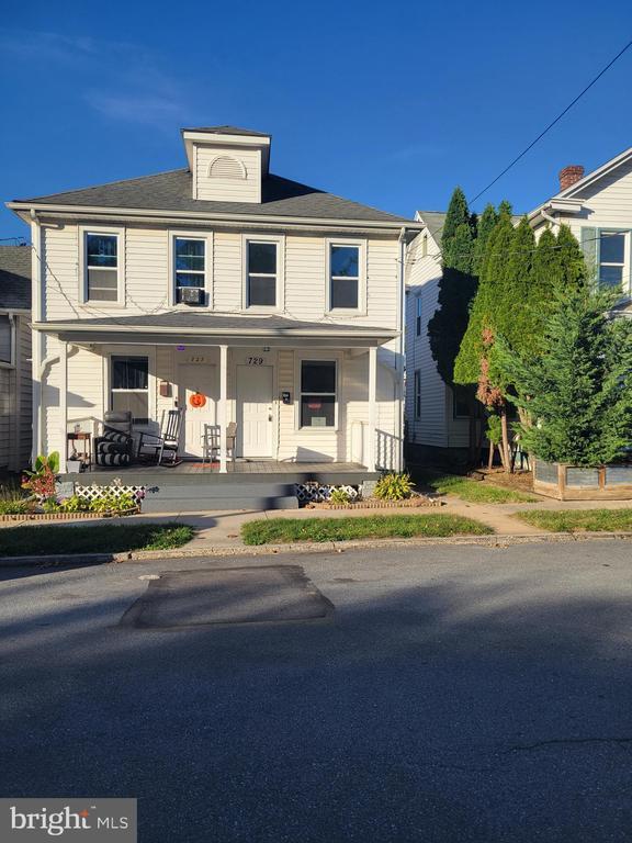 Building Photo - 729 E Washington St