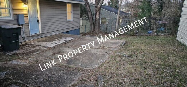 Building Photo - 2310 N Chamberlain Ave