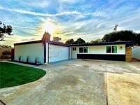 Building Photo - 821 N Mountain View Pl