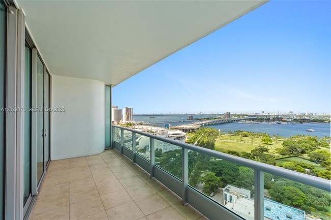 Building Photo - 900 Biscayne Blvd