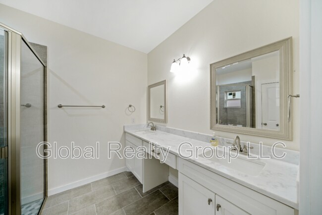Building Photo - 2675 Fairwood Dr