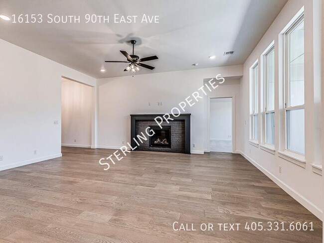 Building Photo - 16153 S 90th E Ave