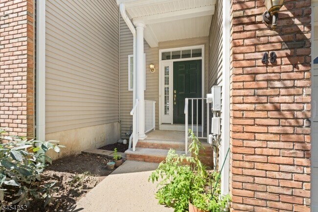 Building Photo - 48 Hoover Ave