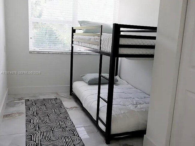 Building Photo - 1649 NE 8th Ave