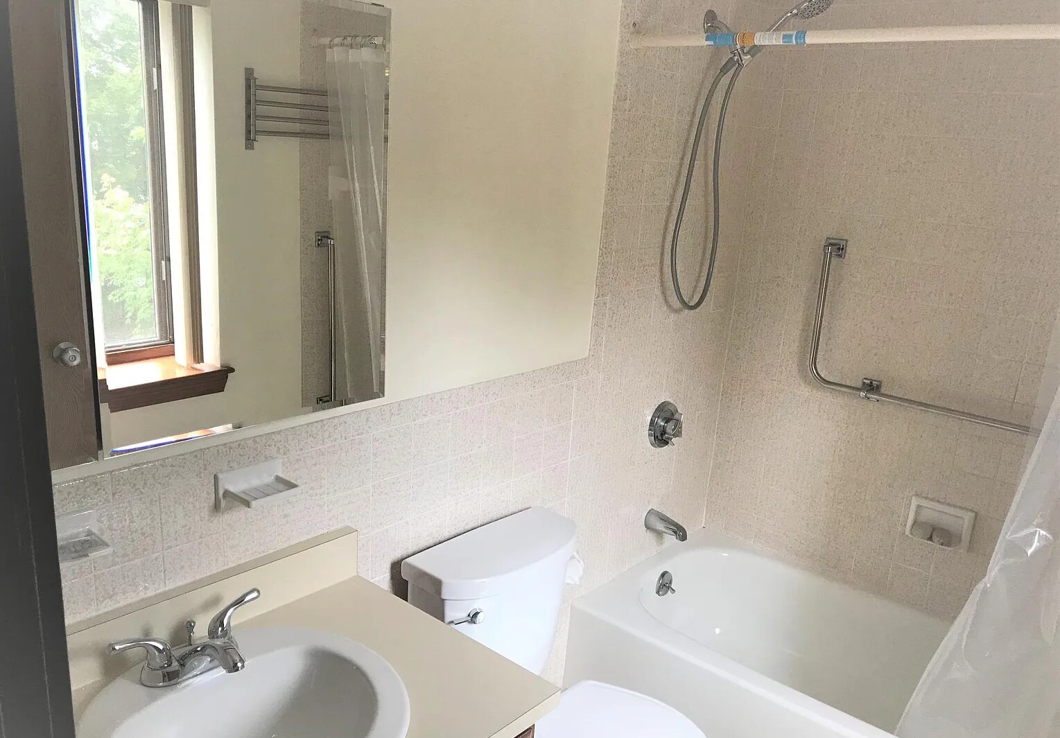 Bathroom - 180 Green St