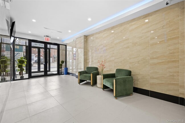 Building Photo - 163-07 72nd Ave