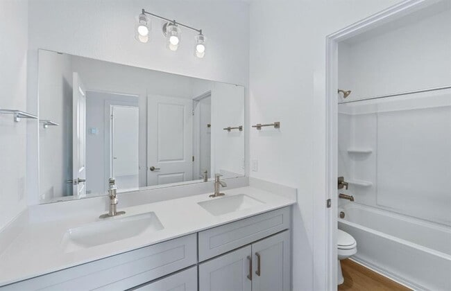 Building Photo - 1955 Settlers Glen Dr