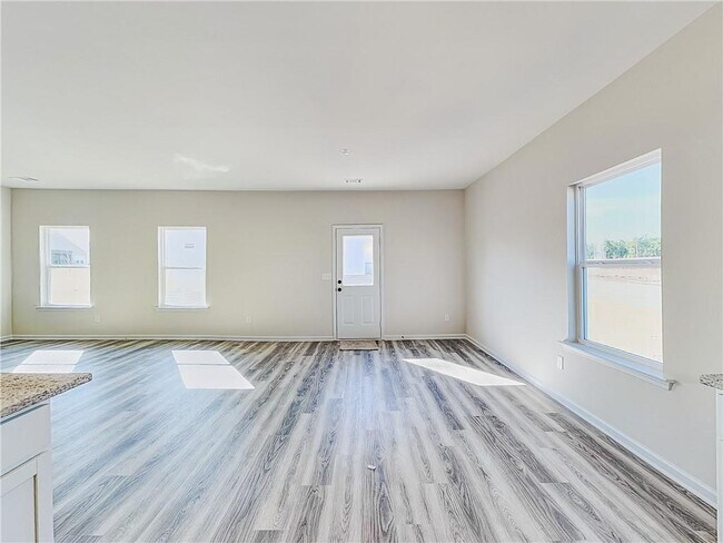 Building Photo - 700 Plant Rd