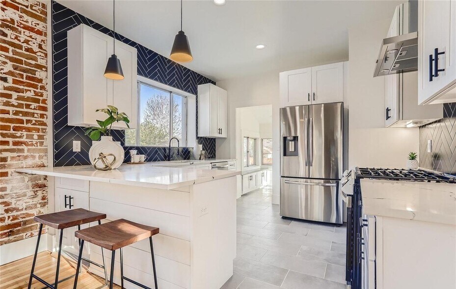 Building Photo - Stunning Potter Highlands home near Highland & Sunnyside