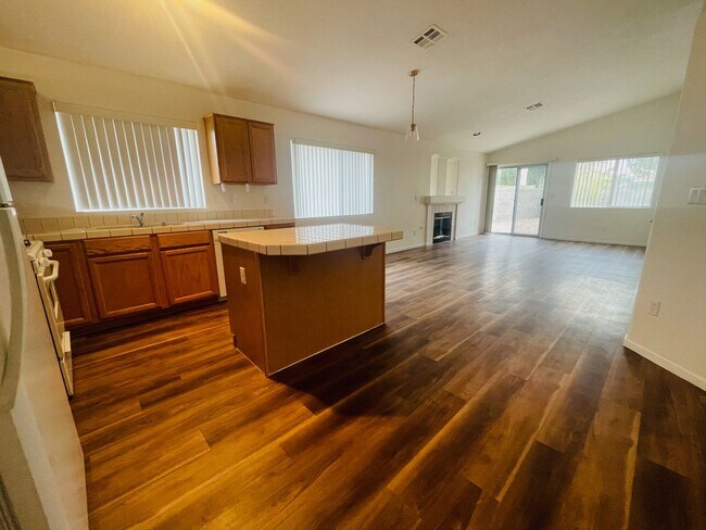 Building Photo - Coming Soon: Fantastic 3 Bedroom Home in S...