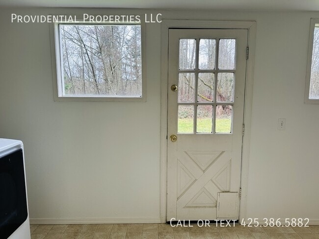 Building Photo - 20620 Larch Way