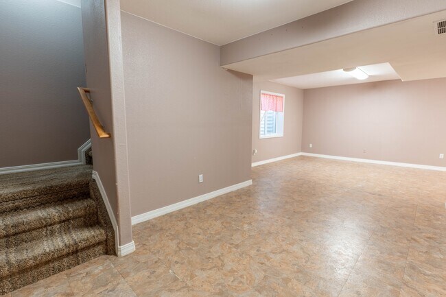 Building Photo - 9234 Red Fern Ln