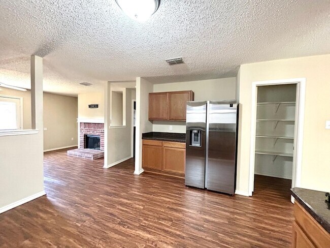 Building Photo - 3516 Clydesdale Dr