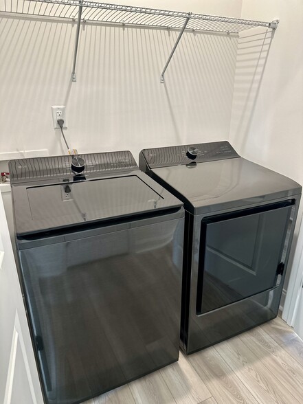 Washer and Dryer - 3232 Drift St